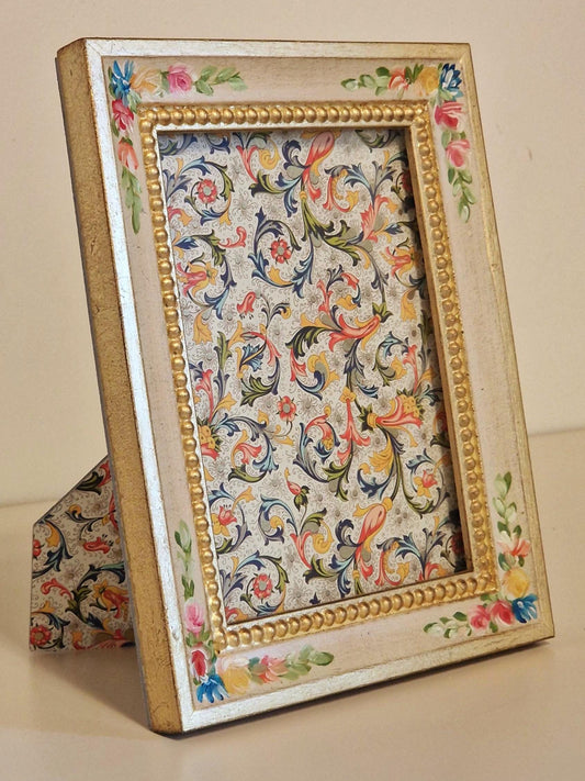 Portafoto artigianale in legno con fiori dipinti a mano, cornice per foto da tavolo disponibile in varie misure e colori