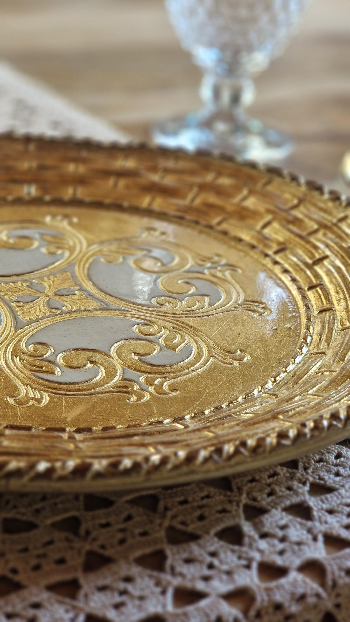 Set of Florentine wooden placemats, wooden placemats handmade and hand-painted, available in various colors
