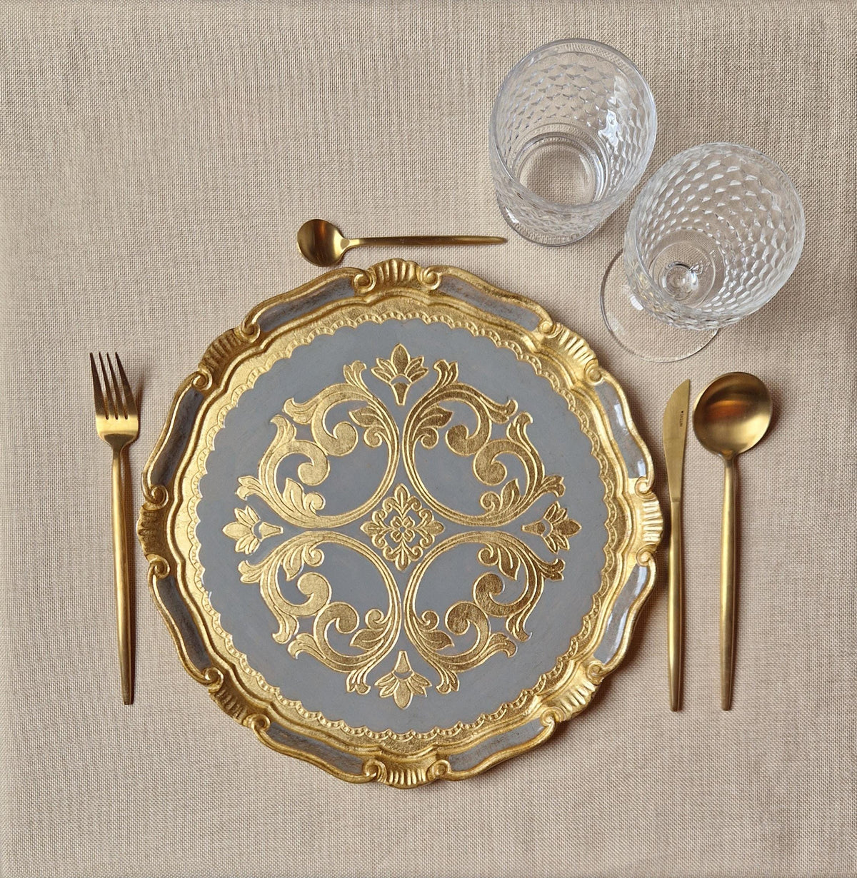 Set di sottopiatti fiorentini in legno, tovagliette in legno realizzate e dipinte a mano, disponibili in vari colori, d. cm 33, 13 inches