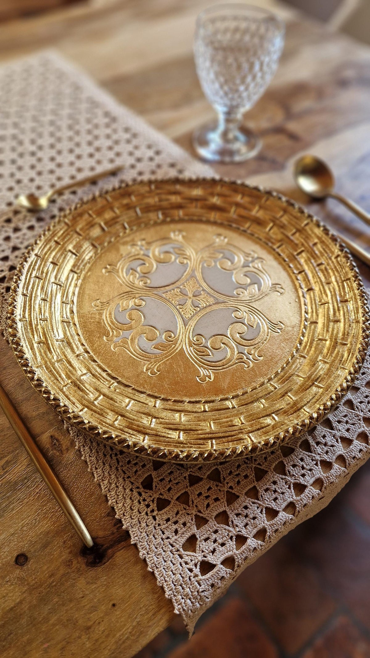 Set of Florentine wooden placemats, wooden placemats handmade and hand-painted, available in various colors